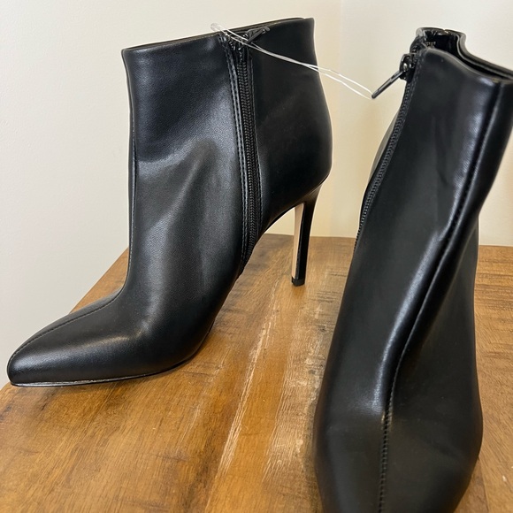 BCBGeneration Black ankle heel boots - Picture 4 of 7